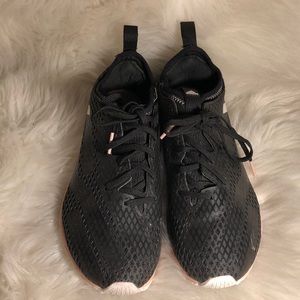 Adidas sneakers black and white size 6